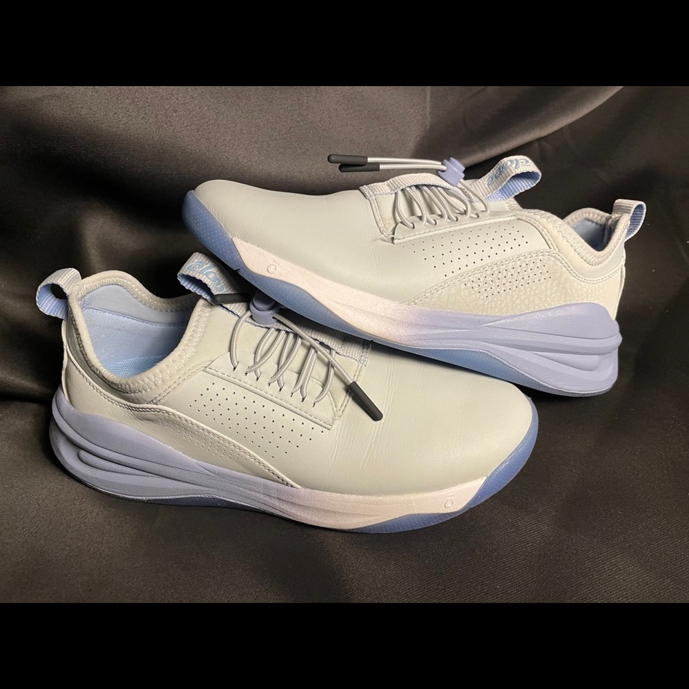 Clove Nursing Sneakers 7